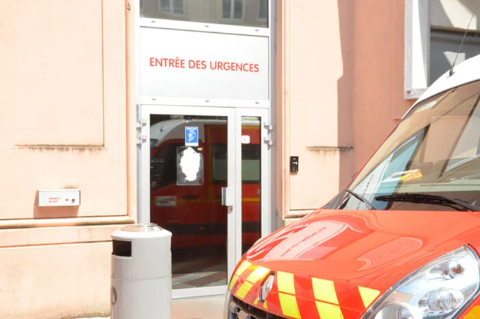 entree_urgences_nuit Hall d'accueil des Urgences