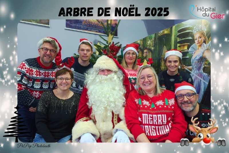 arbre de noel du personnel hopital du gier 2025